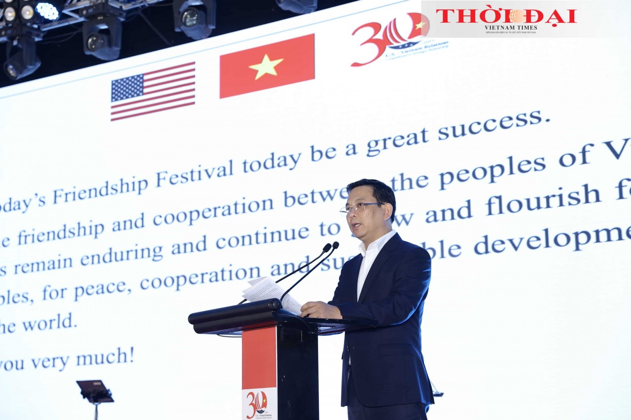Vice President of the Vietnam Union of Friendship Organizations, delivering the opening remarks at the Vietnam–U.S. Friendship Exchange Program. (Photo: Đinh Hòa) Vice President of the Vietnam Union of Friendship Organizations, delivering the opening remarks at the Vietnam–U.S. Friendship Exchange Program. (Photo: Đinh Hòa)