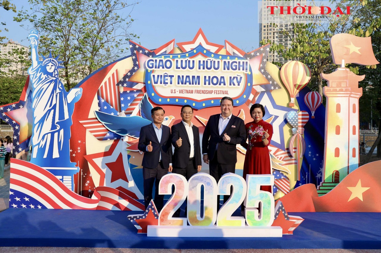 Vietnam - US Friendship On Vibrant Display In The Heart Of Hanoi