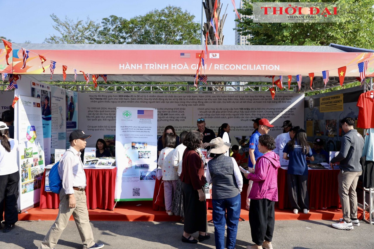 Vietnam – US Friendship On Vibrant Display In The Heart Of Hanoi