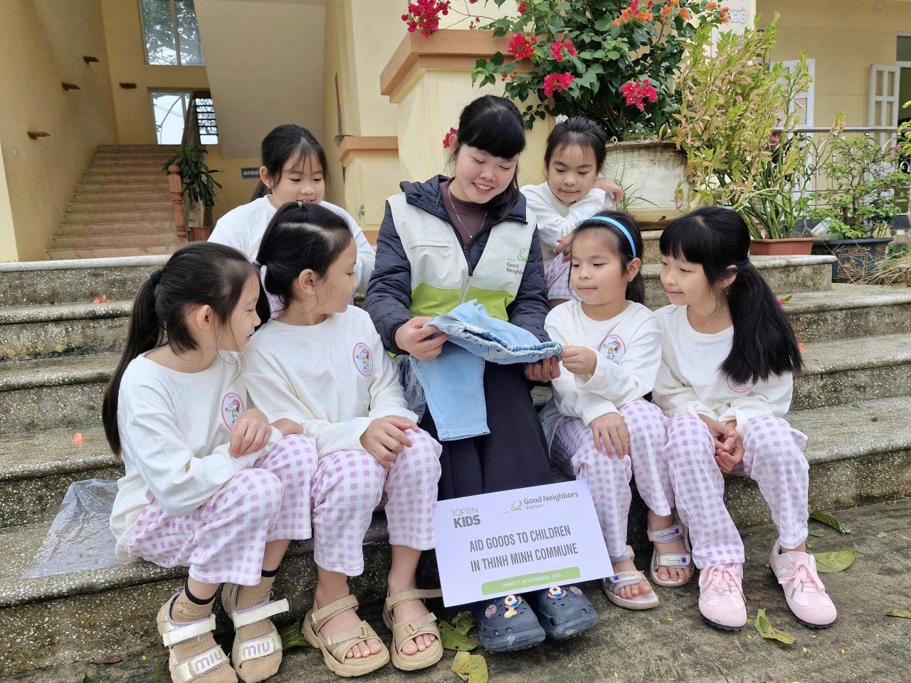GNI Delivers Winter Clothes to Aid Over 12,000 Needy People in Phu Tho Province GNI Delivers Winter Clothes to Aid Over 12,000 Needy People in Phu Tho Province