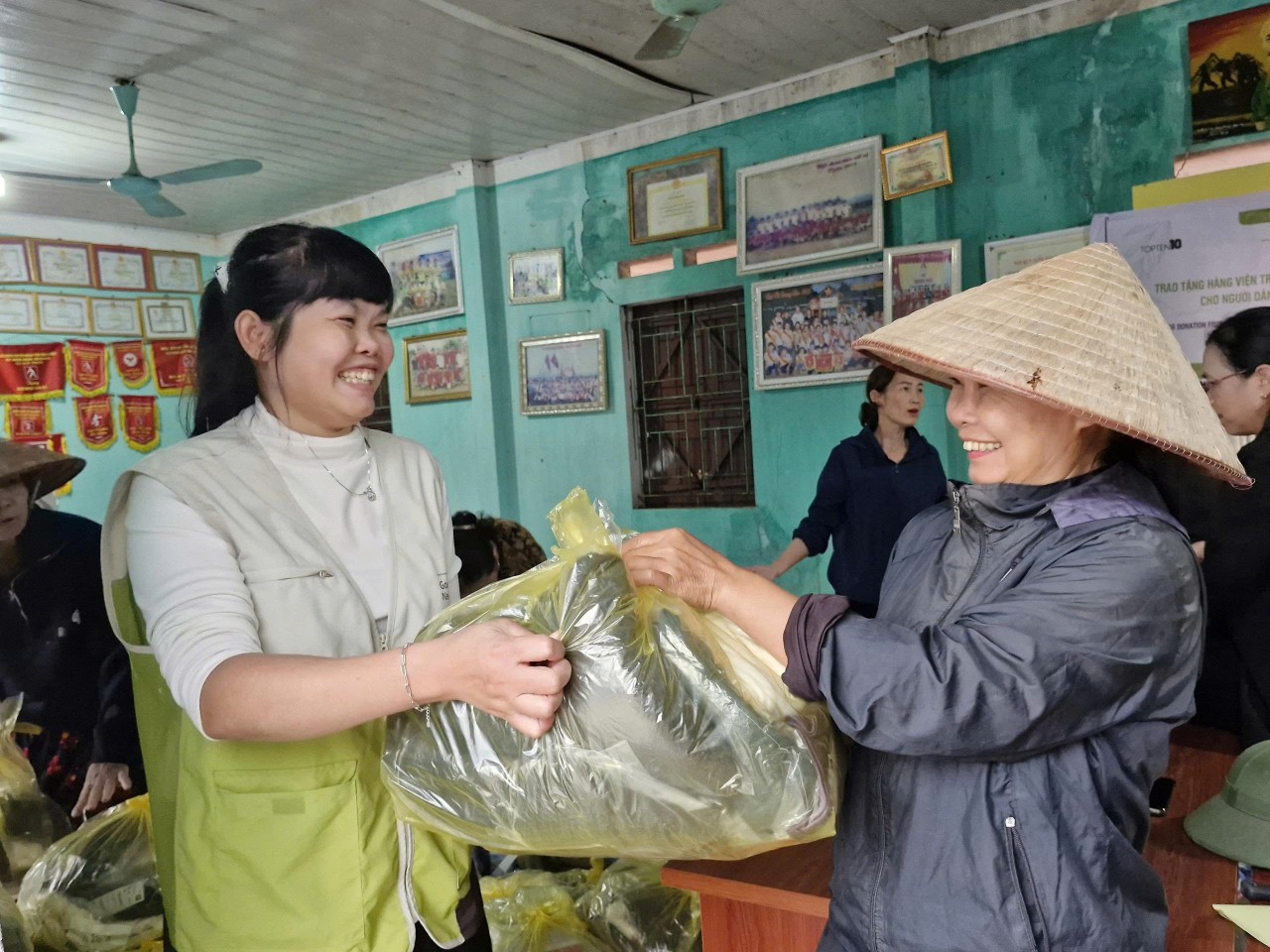 GNI Delivers Winter Clothes to Aid Over 12,000 Needy People in Phu Tho Province GNI Delivers Winter Clothes to Aid Over 12,000 Needy People in Phu Tho Province