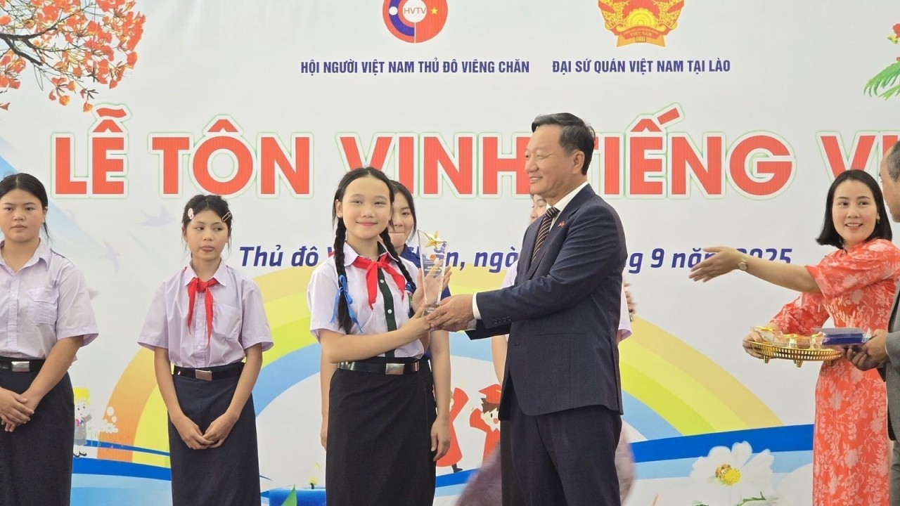 Synchronized Efforts and Strong Determination to Ensure Vietnamese Language Spreads and Endures Synchronized Efforts and Strong Determination to Ensure Vietnamese Language Spreads and Endures