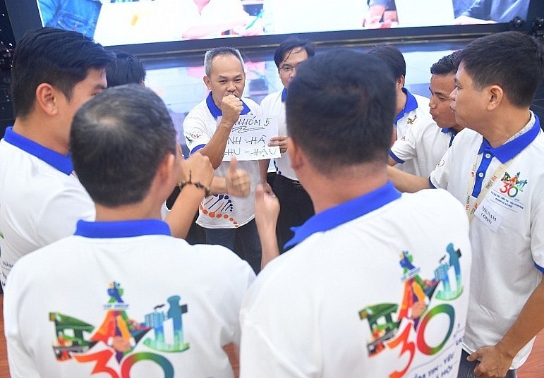 The Learning Culture at Tan Hiep Phat: Leaders Are Mentors, Colleagues are Partners in Sharing The Learning Culture at Tan Hiep Phat: Leaders Are Mentors, Colleagues are Partners in Sharing