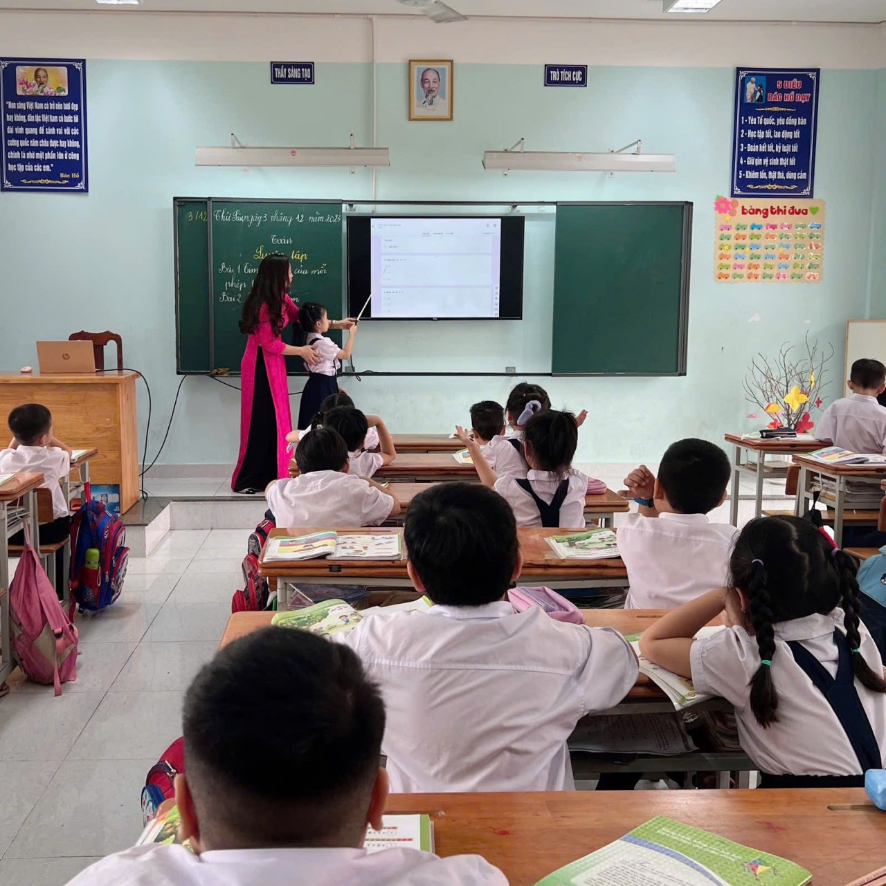 CiCi studies at Thang Nhi Primary School, Vung Tau Ward, Ho Chi Minh City in 2024.