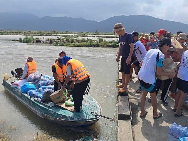 Local authorities strive to provide necessary items to local people at flood-hit areas.