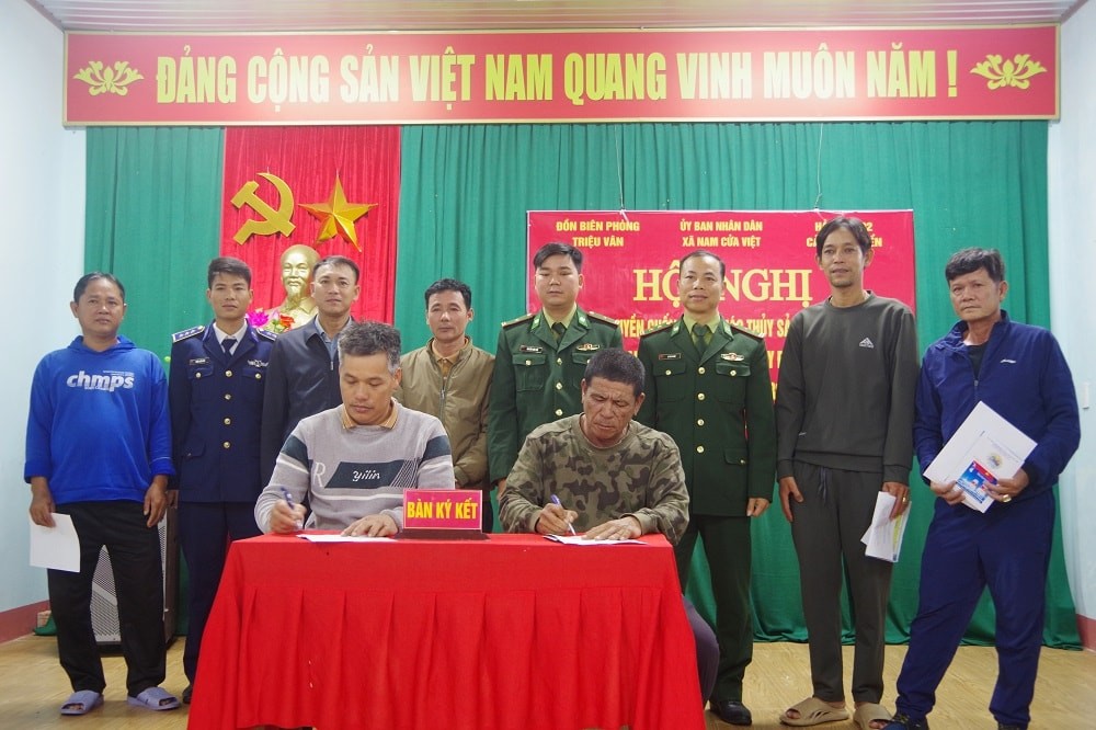 Phối hợp tuyên truyền chống khai thác IUU cho ngư dân Quảng Trị Joint Efforts Launched to Raise Awareness of IUU Fishing Prevention in Quang Tri