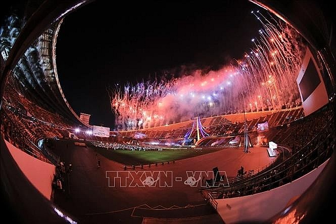 The fireworks display at the closing ceremony of the 33rd SEA Games on the evening of December 20. (Photo: VNA) The fireworks display at the closing ceremony of the 33rd SEA Games on the evening of December 20. (Photo: VNA)