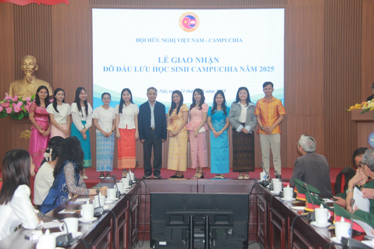 The 2025 ceremony for handing over sponsorship of Cambodian students organized by the Vietnam-Cambodia Friendship Association, December 21, 2025. (Photo: Thanh Luan) The 2025 ceremony for handing over sponsorship of Cambodian students organized by the Vietnam-Cambodia Friendship Association, December 21, 2025. (Photo: Thanh Luan)