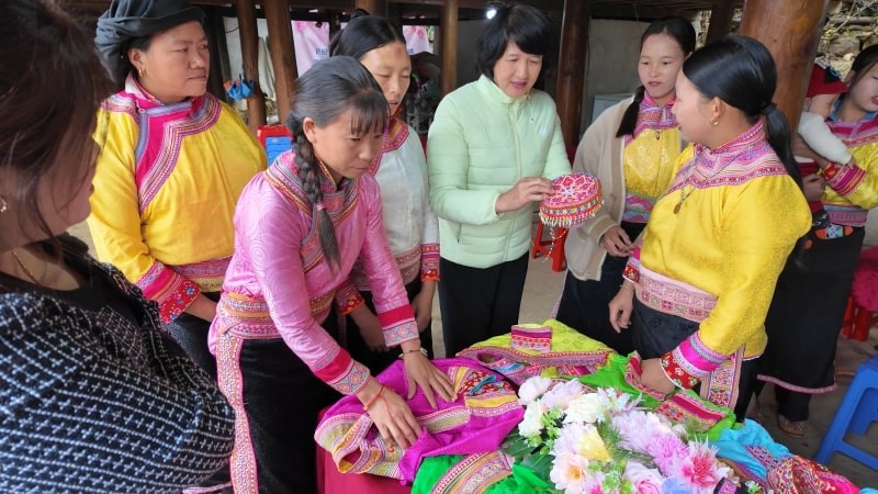 Handicrafts are bringing multiple values to local farmers. (Photo: Duy Linh) Handicrafts are bringing multiple values to local farmers. (Photo: Duy Linh)