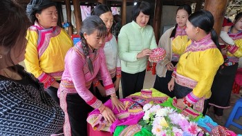 Muong Tung Farmers - Core Force in Poverty Reduction