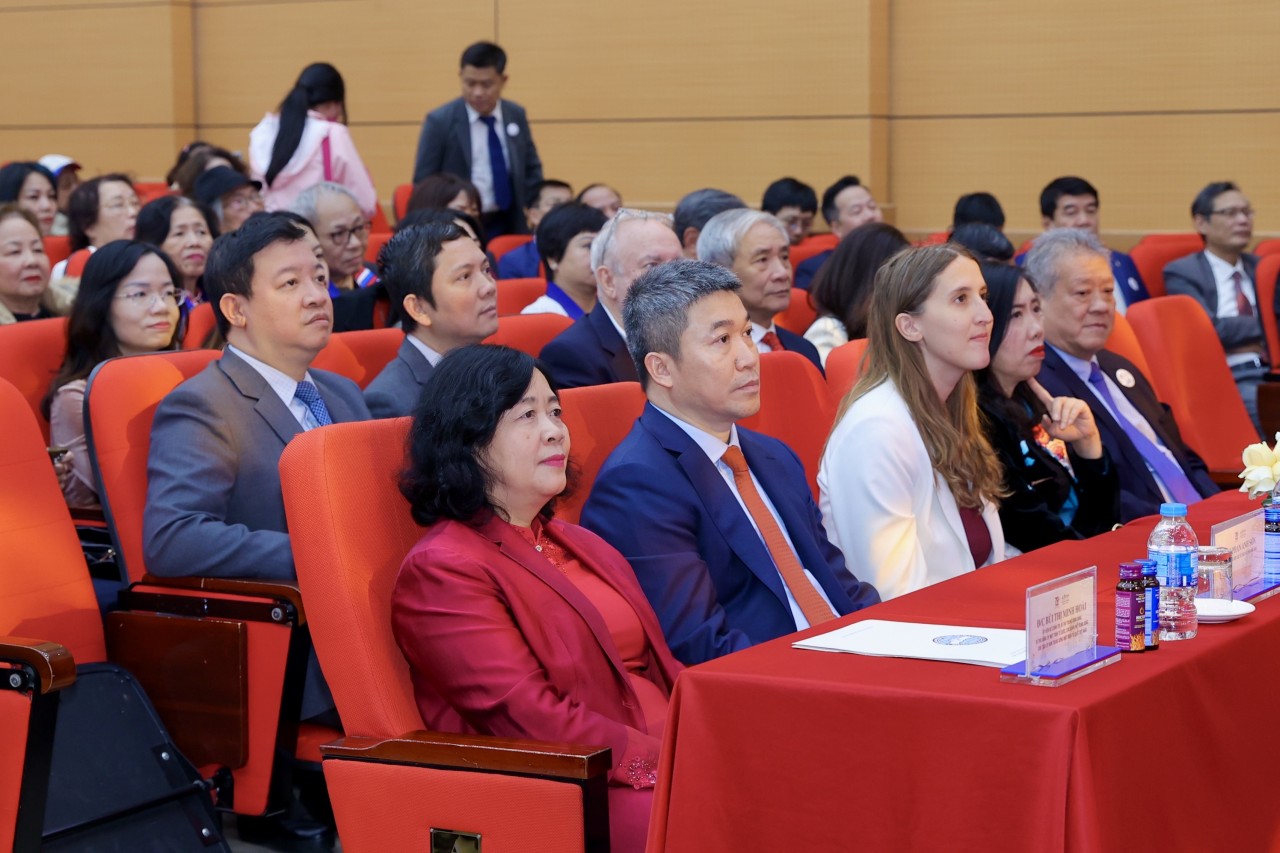 President of the 10th Central Committee of the Viet Nam Fatherland Front President of the 10th Central Committee of the Viet Nam Fatherland Front
