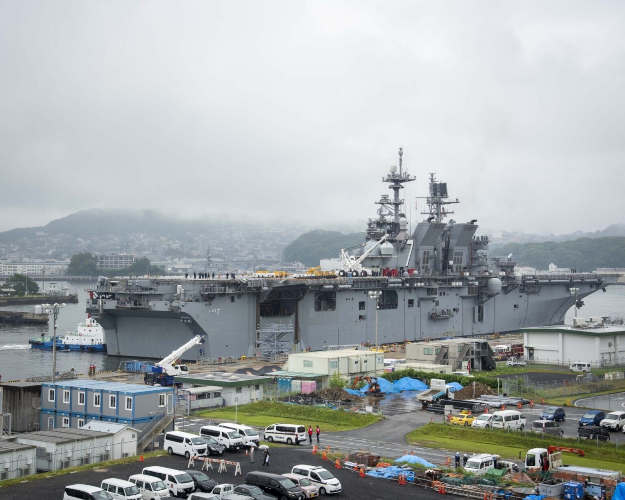 The USS Robert Smalls and USS Tripoli, carrying nearly 2,300 U.S. sailors and Marines, docked at Da Nang Port on December 8, 2025. (Photo: U.S. Embassy in Vietnam) The USS Robert Smalls and USS Tripoli, carrying nearly 2,300 U.S. sailors and Marines, docked at Da Nang Port on December 8, 2025. (Photo: U.S. Embassy in Vietnam)