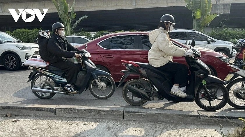 Hanoi experiences severe cold. Hanoi experiences severe cold.