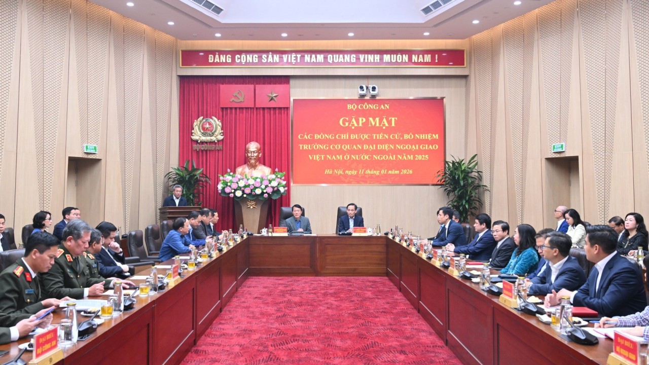 Promoting Connecting Role of Vietnam’s Overseas Representative Agencies Promoting Connecting Role of Vietnam’s Overseas Representative Agencies