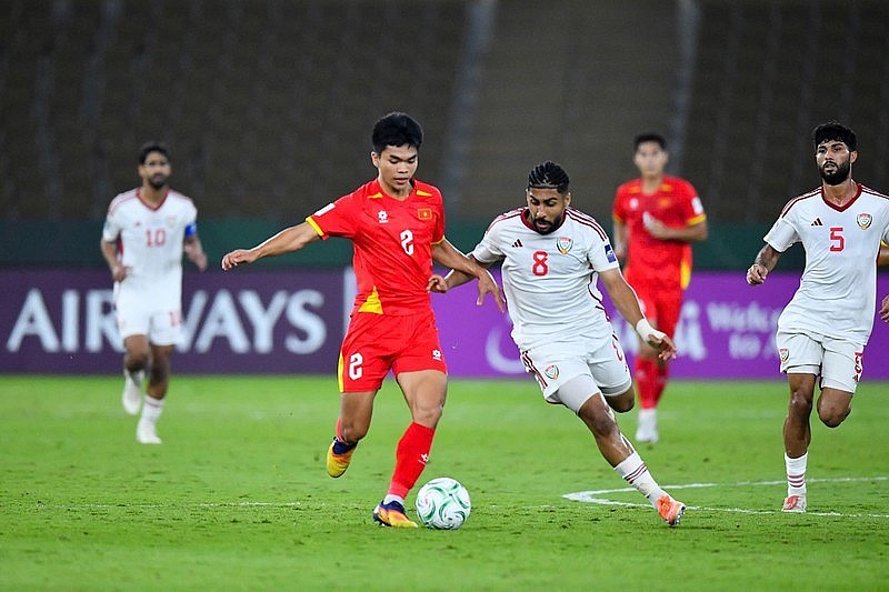 Vietnam's Le Phat makes a determined dribble past a U23 UAE player. Photo: Nhan dan (People) newspaper. Vietnam's Le Phat makes a determined dribble past a U23 UAE player. Photo: Nhan dan (People) newspaper.