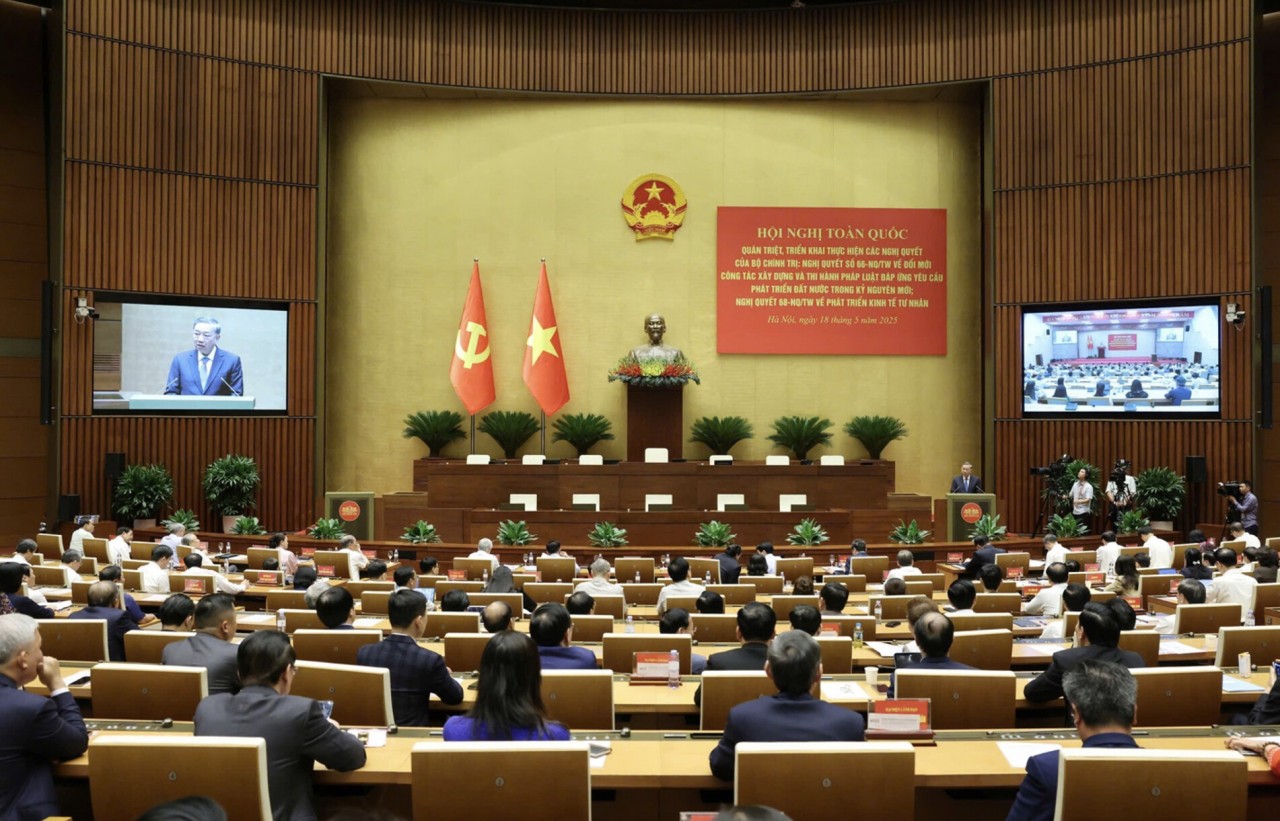 General Secretary To Lam delivers a keynote address at the National Conference to disseminate and implement Politburo Resolution No. 66-NQ/TW and Resolution No. 68-NQ/TW. (Photo: VGP) General Secretary To Lam delivers a keynote address at the National Conference to disseminate and implement Politburo Resolution No. 66-NQ/TW and Resolution No. 68-NQ/TW. (Photo: VGP)