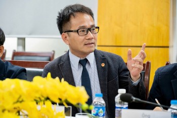 Creating Favorable Conditions to Mobilize Resources from Businesses and Overseas Vietnamese Community