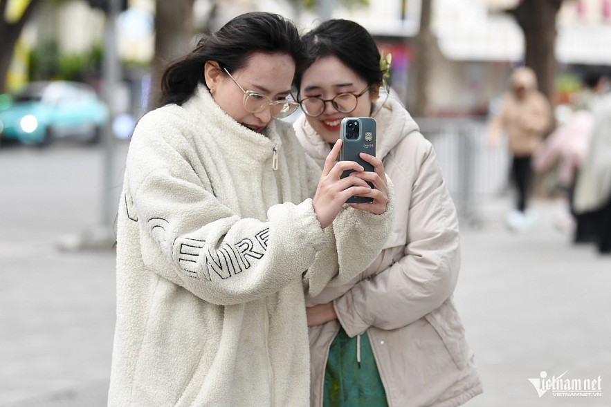 The North braces for a prolonged cold spell, forecast to last through January 23. Photo: Hoang Minh The North braces for a prolonged cold spell, forecast to last through January 23. Photo: Hoang Minh