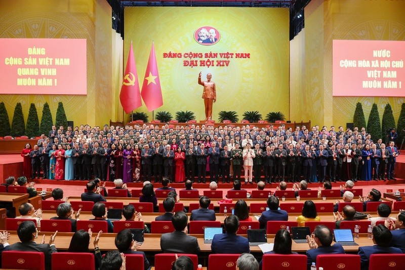 The 14th Party Central Committee makes its debut at the 14th National Party Congress. The 14th Party Central Committee makes its debut at the 14th National Party Congress.
