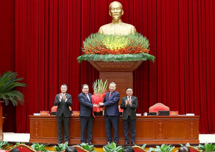 The 14th Party Central Committee unanimously elected Mr. To Lam, General Secretary of the 13th Party Central Committee, to continue serving as General Secretary in the 14th term. Photo: VNA The 14th Party Central Committee unanimously elected Mr. To Lam, General Secretary of the 13th Party Central Committee, to continue serving as General Secretary in the 14th term. Photo: VNA