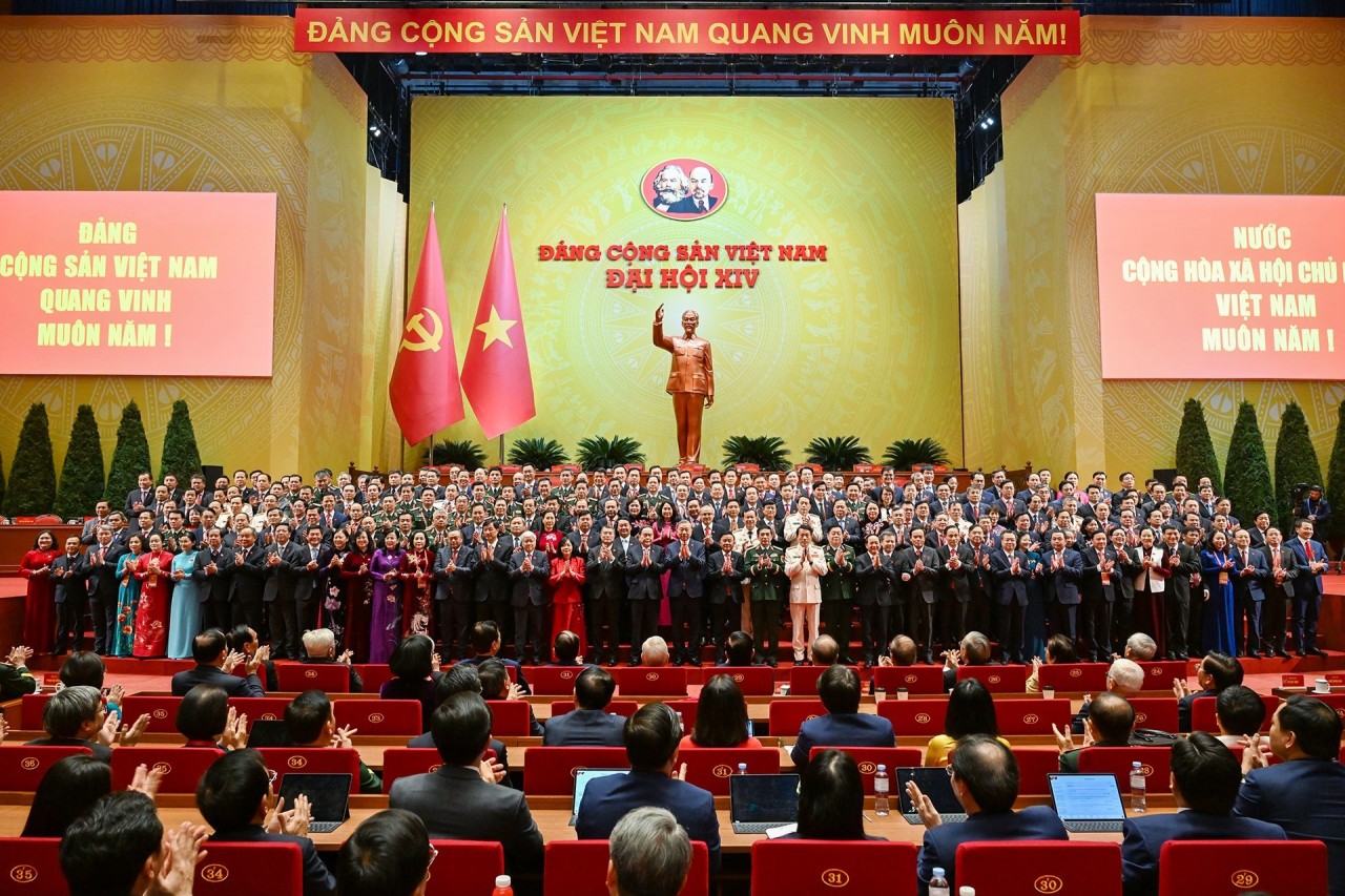 The 14th Central Committee of the Communist Party of Vietnam makes its debut at the Party’s 14th National Congress. (Photo: Tien Phong Newspaper) The 14th Central Committee of the Communist Party of Vietnam makes its debut at the Party’s 14th National Congress. (Photo: Tien Phong Newspaper)