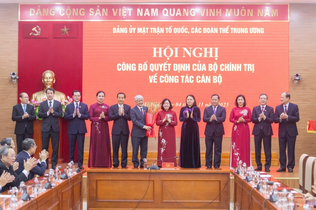 Party Committee of Viet Nam Fatherland Front and Central Mass Organizations Will Become Strong Pillar of Political System Party Committee of Viet Nam Fatherland Front and Central Mass Organizations Will Become Strong Pillar of Political System