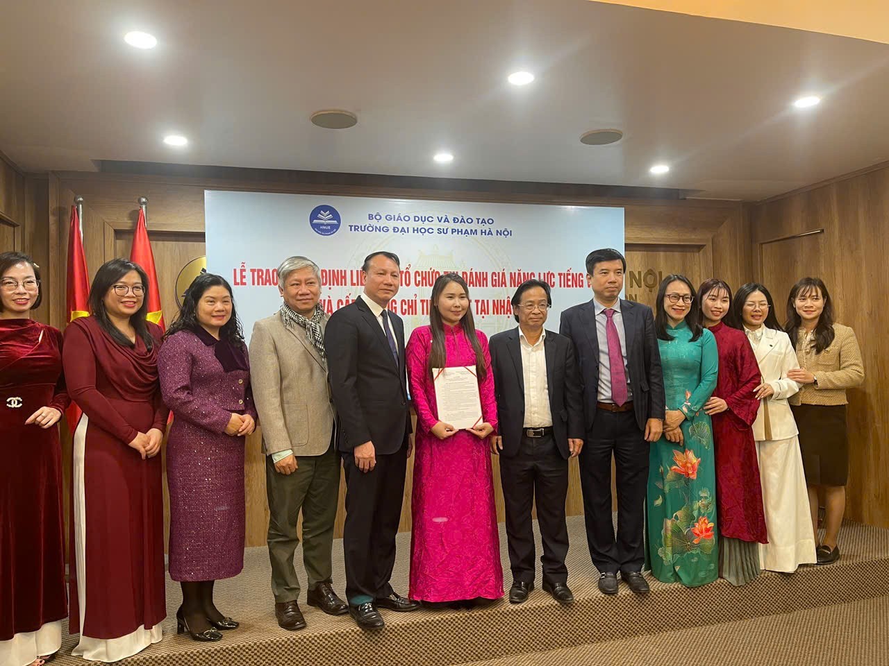 Standardizing Vietnamese Language Proficiency and Awarding Vietnamese Language Certificates in Japan Standardizing Vietnamese Language Proficiency and Awarding Vietnamese Language Certificates in Japan