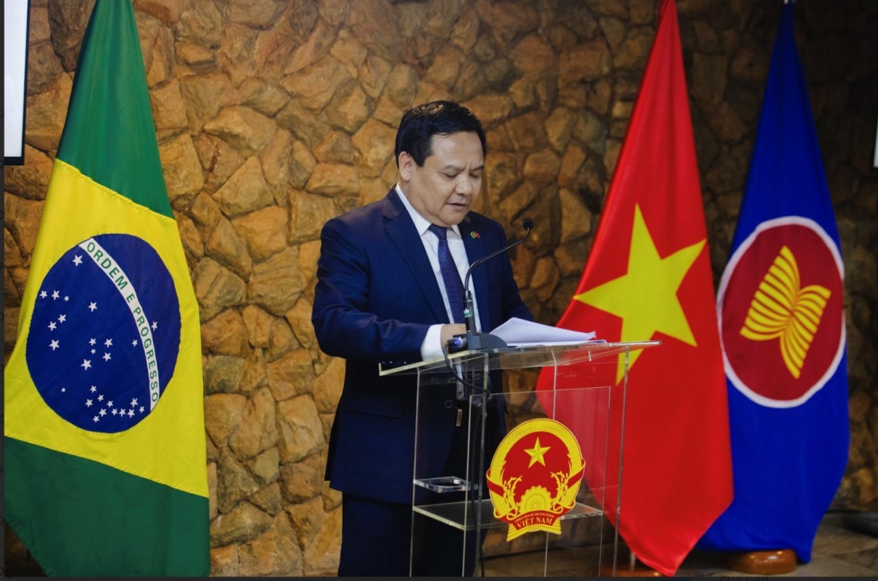 Brazilian Politicians and Scholars Honor the Historical Role of the Communist Party of Vietnam Brazilian Politicians and Scholars Honor the Historical Role of the Communist Party of Vietnam