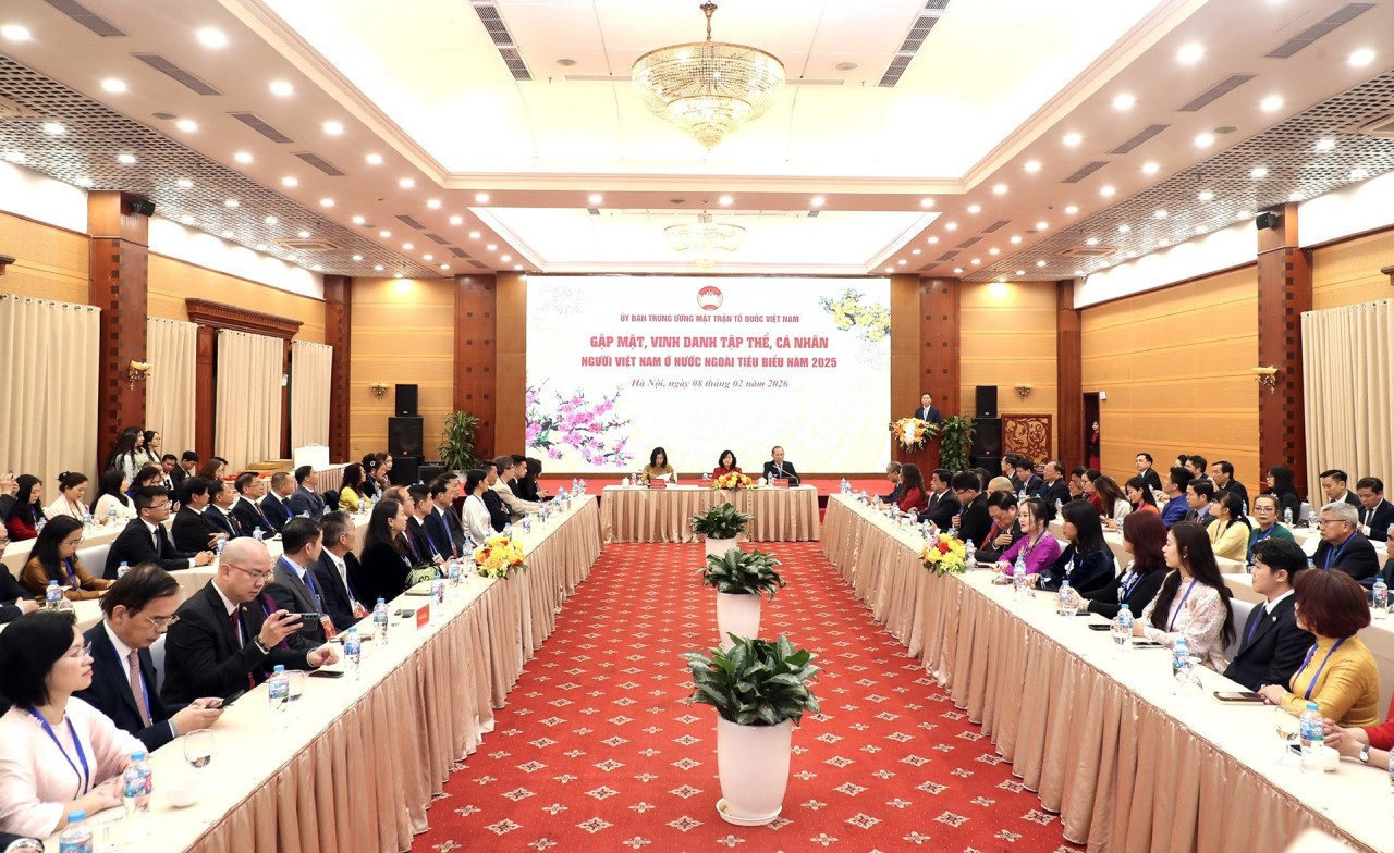 Vietnam Calls on Overseas Vietnamese for Breakthrough Ideas and Development Initiatives Vietnam Calls on Overseas Vietnamese for Breakthrough Ideas and Development Initiatives