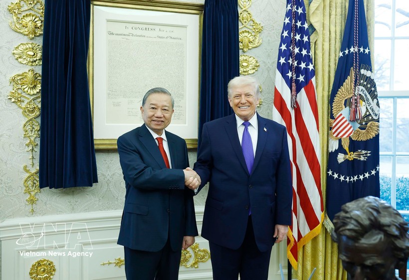 Party General Secretary To Lam meets US President Donald Trump at the White House on February 20 morning (Photo: VNA) Party General Secretary To Lam meets US President Donald Trump at the White House on February 20 morning (Photo: VNA)