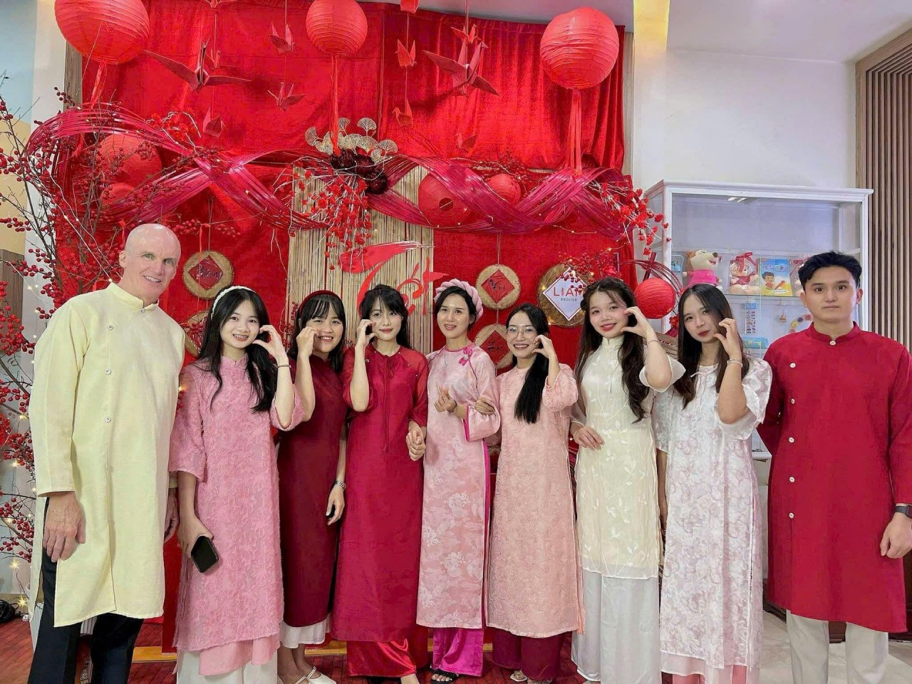 Vietnamese Tet - Where “Friends from Afar” Find a Sense of Belonging Vietnamese Tet - Where “Friends from Afar” Find a Sense of Belonging