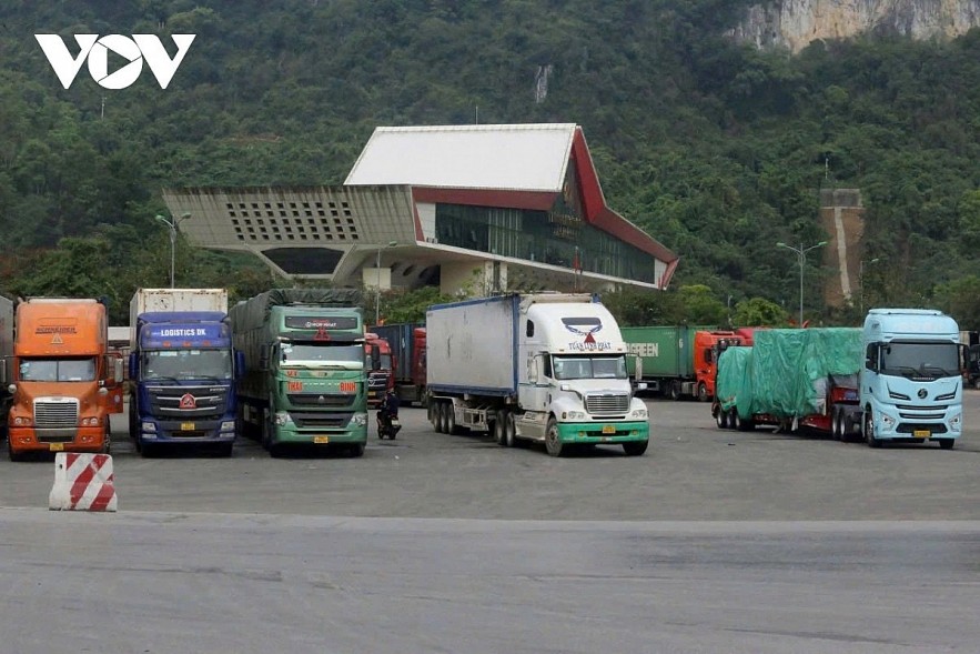 Cross-border agricultural trade picks up at Lang Son border gates after the Lunar New Year holiday Cross-border agricultural trade picks up at Lang Son border gates after the Lunar New Year holiday