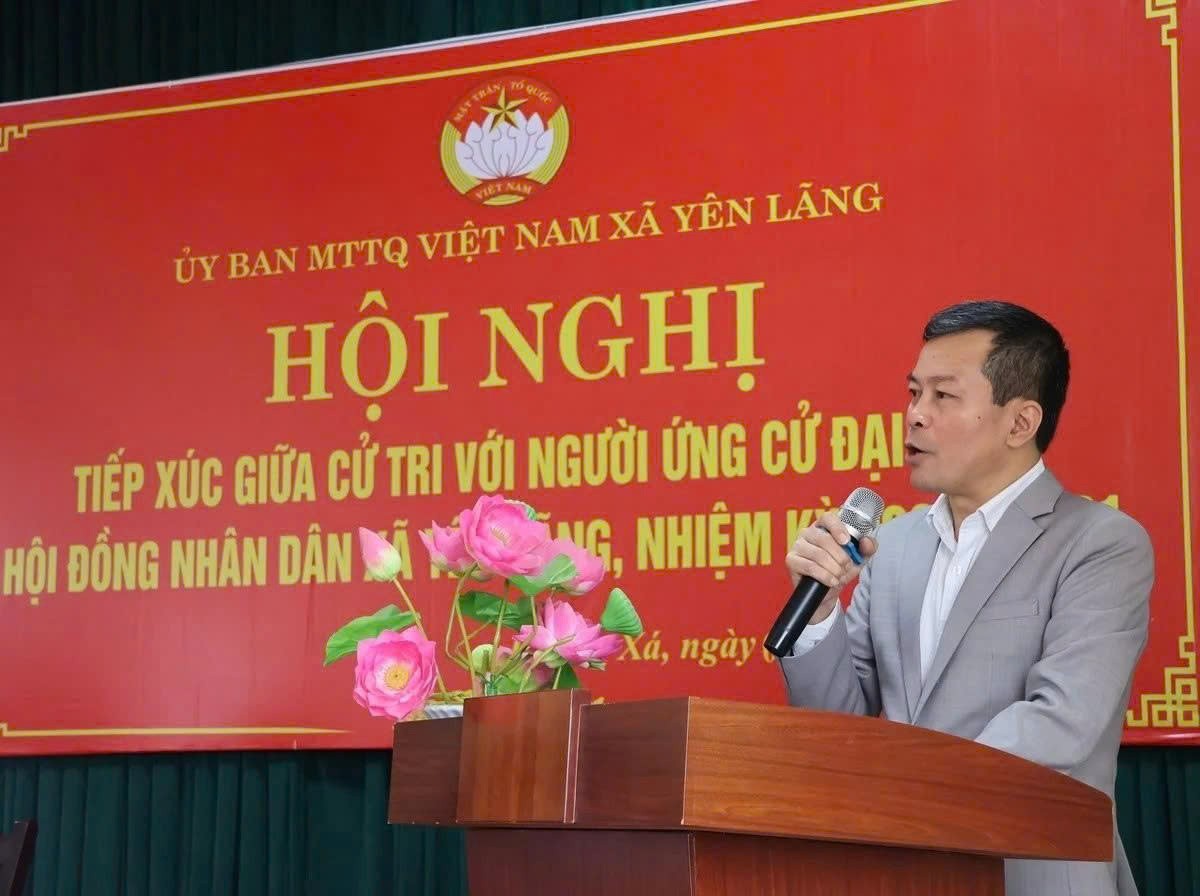 Lo Xuan Hoa, Standing Deputy Secretary of the Party Committee and Chairman of the Vietnam Fatherland Front Committee of Yen Lang Commune, Hanoi, chairs a voter meeting. (Photo: Xuan Hoa). Lo Xuan Hoa, Standing Deputy Secretary of the Party Committee and Chairman of the Vietnam Fatherland Front Committee of Yen Lang Commune, Hanoi, chairs a voter meeting. (Photo: Xuan Hoa).
