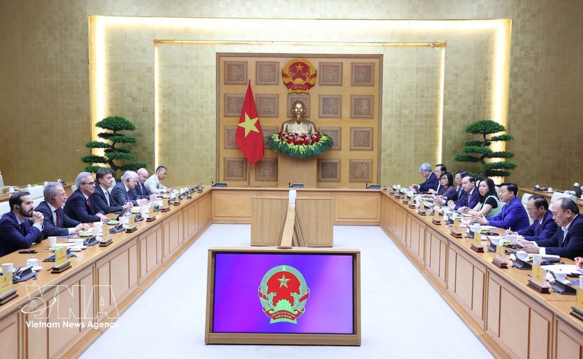 At the meeting between Deputy Prime Minister Tran Hong Ha and the European Commission's inspection delegation. (Photo: VNA) At the meeting between Deputy Prime Minister Tran Hong Ha and the European Commission's inspection delegation. (Photo: VNA)