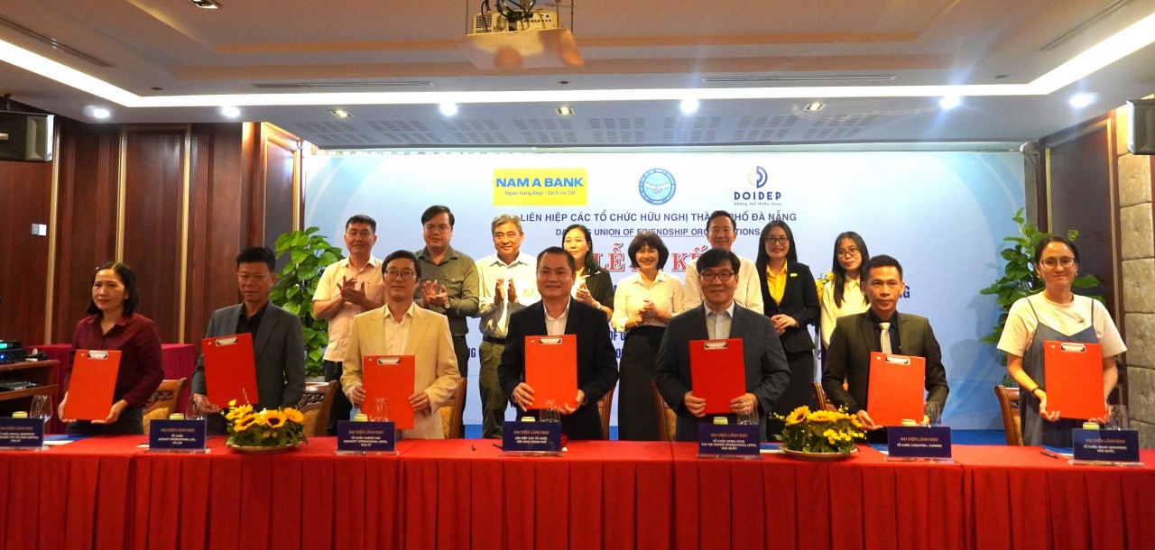 The Da Nang Union of Friendship Organizations signed Memoranda of Understanding with six foreign non-governmental organizations. (Photo: Da Nang Union of Friendship Organizations) The Da Nang Union of Friendship Organizations signed Memoranda of Understanding with six foreign non-governmental organizations. (Photo: Da Nang Union of Friendship Organizations)
