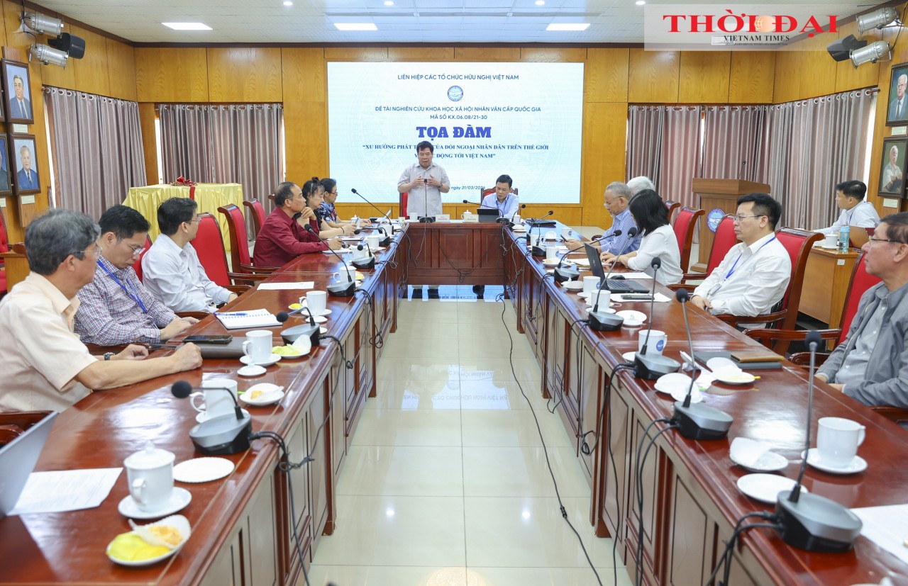 The roundtable “Trends in the Development of People-to-People Diplomacy Worldwide and Implications for Vietnam.” (Photo: Dinh Hoa) The roundtable “Trends in the Development of People-to-People Diplomacy Worldwide and Implications for Vietnam.” (Photo: Dinh Hoa)