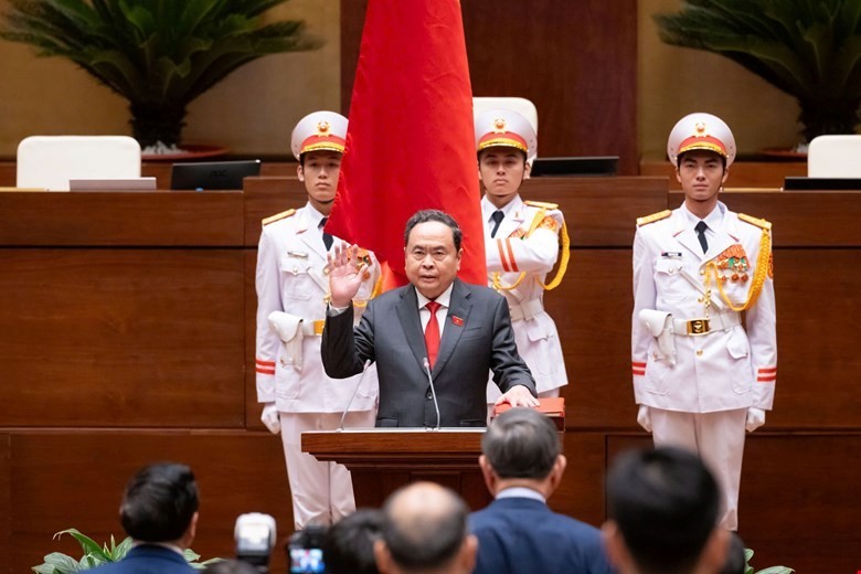 Chairman of the 16th National Assembly Trần Thanh Mẫn takes the oath of office at the First Session. (Photo: quochoi.vn) Chairman of the 16th National Assembly Trần Thanh Mẫn takes the oath of office at the First Session. (Photo: quochoi.vn)