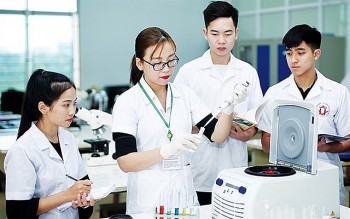 Doctoral Candidates Commissioned to Master Core Technologies, with Support of up to VND 1 Billion per Year