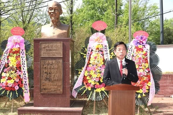 Solemn Hung Kings Commemoration Held at Vietnam’s Embassy in The Republic Of Korea Solemn Hung Kings Commemoration Held at Vietnam’s Embassy in The Republic Of Korea