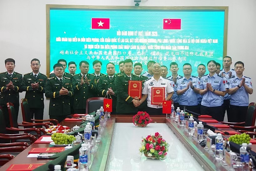 At the signing of the minutes of the talks (Photo: VNA) At the signing of the minutes of the talks (Photo: VNA)