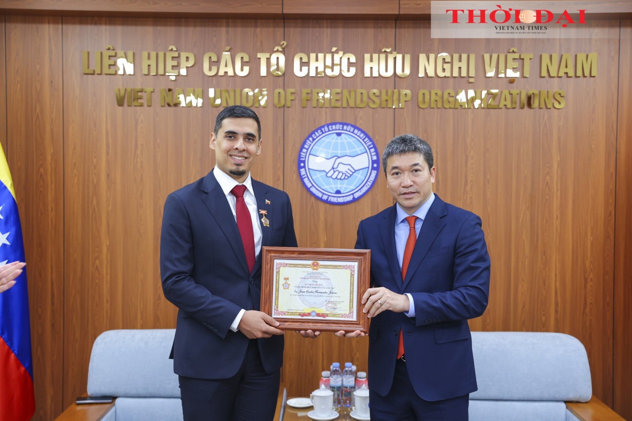 Expanding Viet Nam-Venezuela Cooperation During Tenure of Ambassador Juan Carlos Fernandes Juaréz Expanding Viet Nam-Venezuela Cooperation During Tenure of Ambassador Juan Carlos Fernandes Juaréz