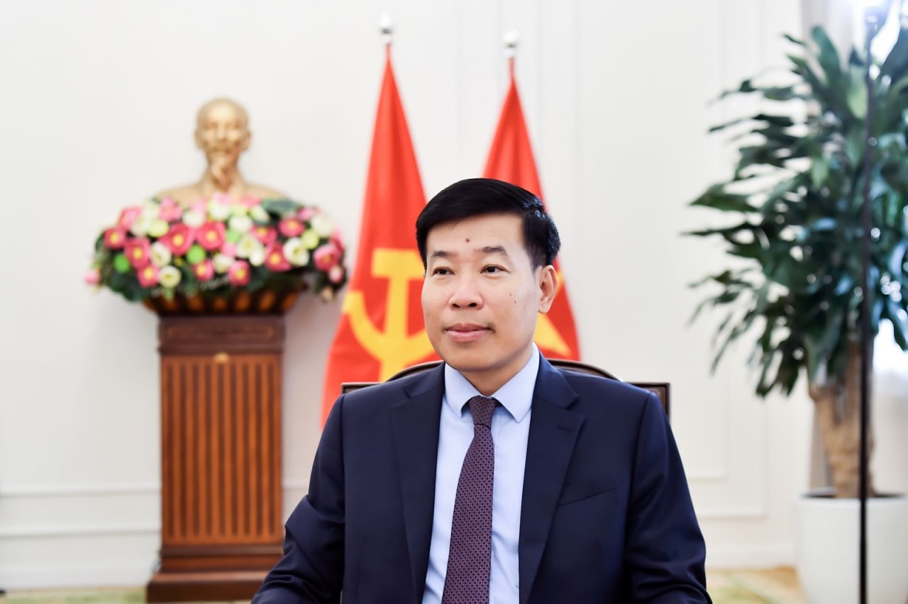 Deputy Minister of Foreign Affairs Nguyen Manh Cuong. Deputy Minister of Foreign Affairs Nguyen Manh Cuong.