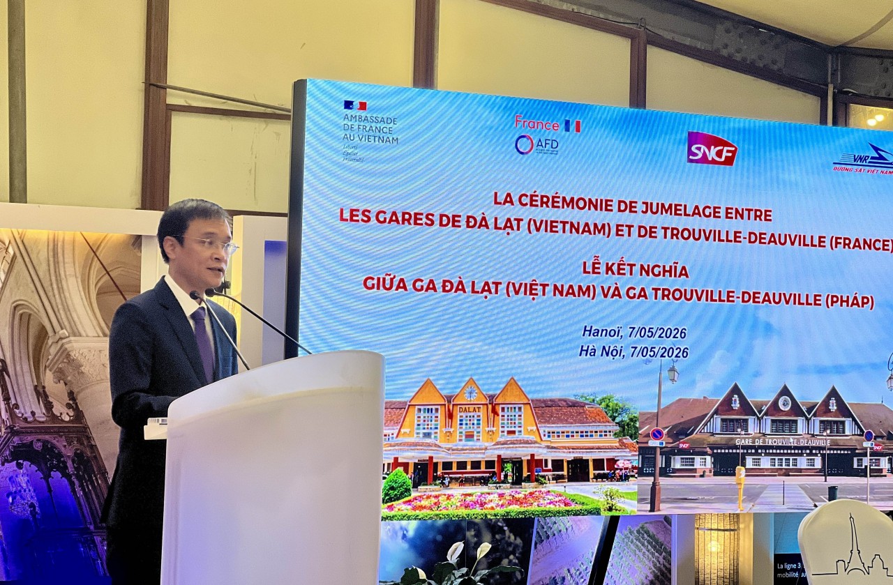 Nguyen Chinh Nam, Deputy General Director of Vietnam Railways. (Photo: Mai Anh) Nguyen Chinh Nam, Deputy General Director of Vietnam Railways. (Photo: Mai Anh)