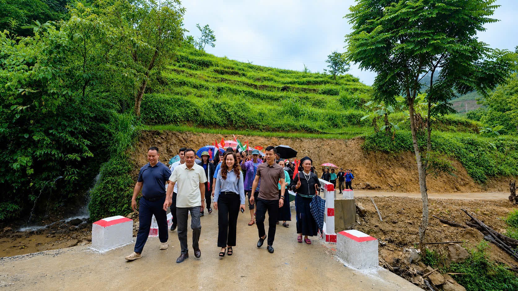 Inauguration of Community Bridge in Tuyen Quang Funded by the UAE Embassy in Vietnam Inauguration of Community Bridge in Tuyen Quang Funded by the UAE Embassy in Vietnam