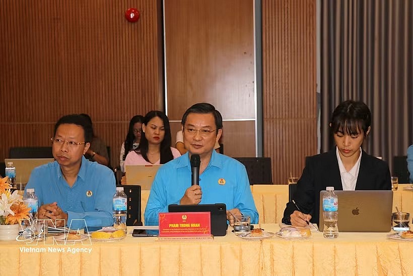Pham Trong Nhan, Vice President of the Ho Chi Minh City Labour Federation, speaks at a working session with the National Trades Union Congress (NTUC) of Singapore on May 13. (Photo: VNA) Pham Trong Nhan, Vice President of the Ho Chi Minh City Labour Federation, speaks at a working session with the National Trades Union Congress (NTUC) of Singapore on May 13. (Photo: VNA)