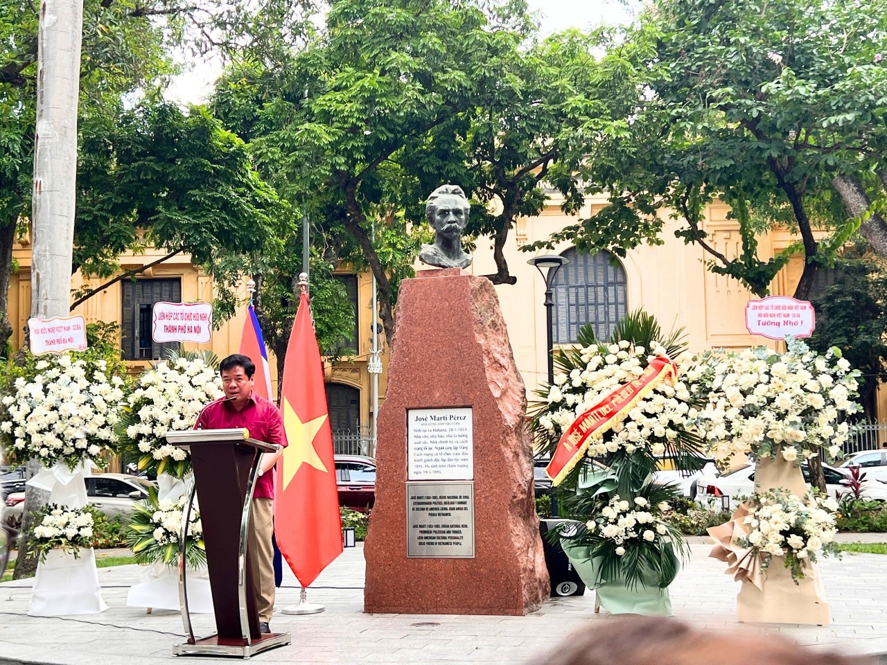 Commemorating Cuban National Hero José Martí in Hanoi Commemorating Cuban National Hero José Martí in Hanoi