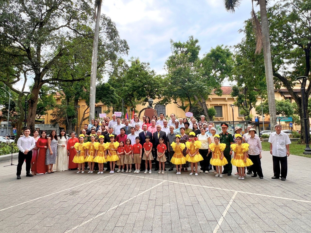 Commemorating Cuban National Hero José Martí in Hanoi Commemorating Cuban National Hero José Martí in Hanoi
