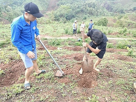 Beyond the Classroom: Muong Nha’s Teachers Help Families Escape Poverty