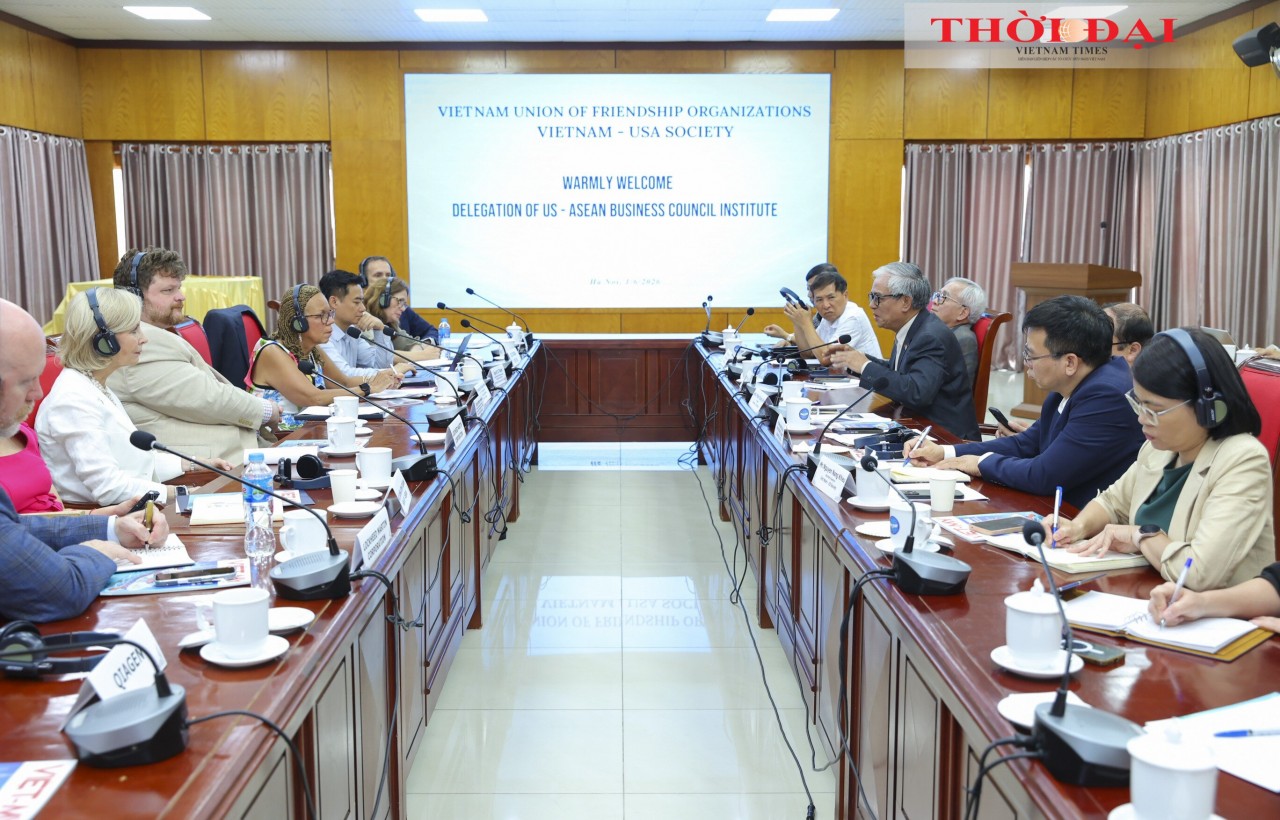 Leaders of the Vietnam–U.S. Society hold a working session with a delegation from the U.S.-ASEAN Business Council Institute (USABCI) and representatives of U.S. organizations and businesses. (Photo: Dinh Hoa) Leaders of the Vietnam–U.S. Society hold a working session with a delegation from the U.S.-ASEAN Business Council Institute (USABCI) and representatives of U.S. organizations and businesses. (Photo: Dinh Hoa)