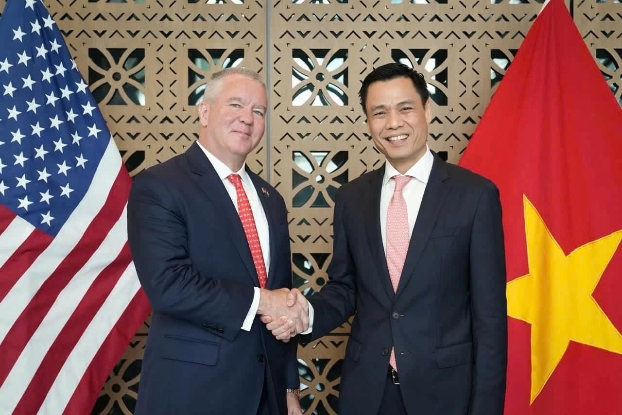 Vietnam Co-Chairs Mekong-US Partnership Senior Officials’ Meeting Vietnam Co-Chairs Mekong-US Partnership Senior Officials’ Meeting